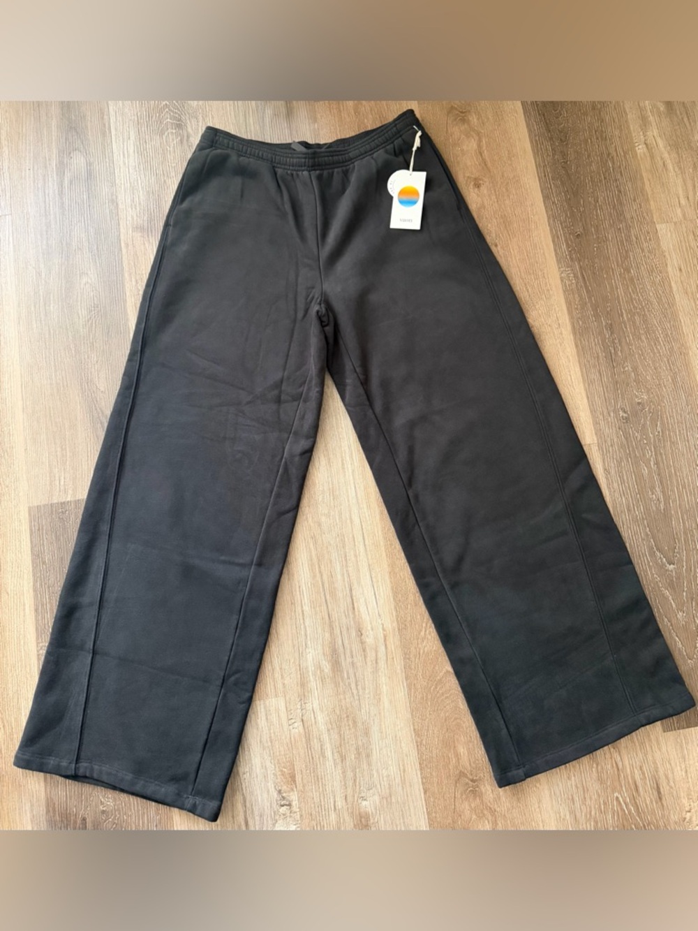Vuori Women’s Ultra Wideleg Sweatpants Washed Black Sz Medium VW4349 NWT